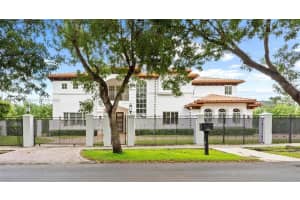 16763 Nw 77th Path, Miami Lakes