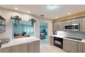 2121 Ne 62nd St Fort Lauderdale, FL 33308 - MLS#A11893716