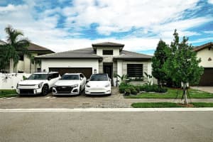 8137 Nw 46th Ter Doral, FL 33166 - MLS#A11893732