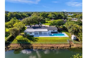 6951 Sw 134th St, Pinecrest