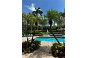 3300 Ne 192nd St 305, Aventura