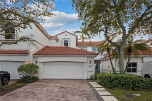 1396 Harbor Vw W Hollywood, FL 33019 - MLS#A11893830