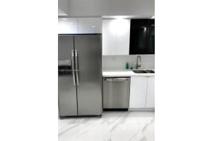 251 174th St 611 Sunny Isles Beach, FL 33160 - MLS#A11893852