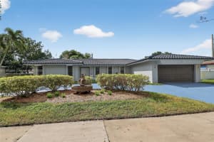 5526 Plunkett St, Hollywood
