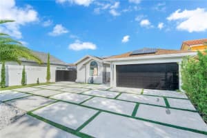 15555 Sw 57th Ter, Miami