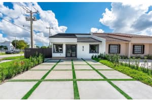 975 Sw 89th Ave, Miami