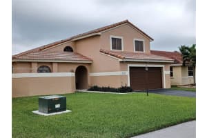 5920 York Ln, Davie