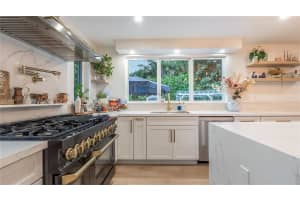 1015 Ne 119th St Biscayne Park, FL 33161 - MLS#A11894157