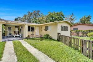 8347 E Dixie Hwy, Miami