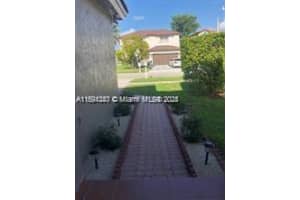 957 Nw 132nd Ave W Miami, FL 33182 - MLS#A11894243