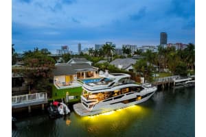 207 Holiday Dr Hallandale Beach, FL 33009 - MLS#A11894265