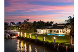 207 Holiday Dr Hallandale Beach, FL 33009 - MLS#A11894265