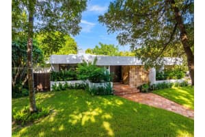 4590 Adams Ave Miami Beach, FL 33140 - MLS#A11894287