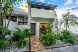 19440 Ne 26th Ave 54b Miami, FL 33180 - MLS#A11894338