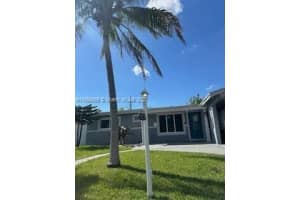 3380 Nw 34th St, Lauderdale Lakes
