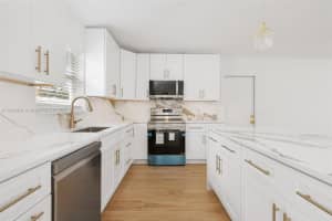 102 Sw 13th Ave Delray Beach, FL 33444 - MLS#A11894391