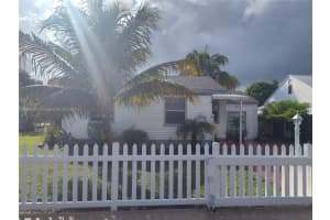 310 Sw 1st Ave Dania Beach, FL 33004 - MLS#A11894404