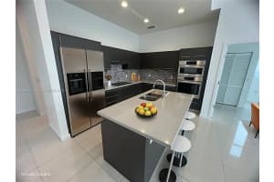 7661 Nw 107th Ave 801 Doral, FL 33178 - MLS#A11894417