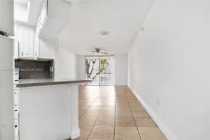 8225 Lake Dr 304 Doral, FL 33166 - MLS#A11894438