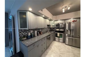 300 Bayview Dr 2014 Sunny Isles Beach, FL 33160 - MLS#A11894447