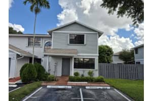 267 Nw 106th Ter, Pembroke Pines