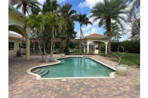 2273 Phoenix Ave Davie, FL 33324 - MLS#A11894516
