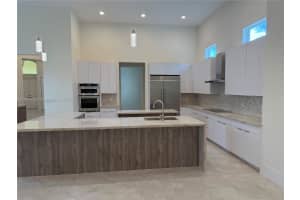 2273 Phoenix Ave Davie, FL 33324 - MLS#A11894516