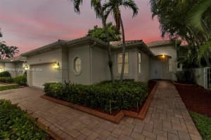 2553 Bay Pointe Dr Weston, FL 33327 - MLS#A11894533
