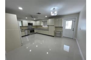 5181 Ne 17th Ave Pompano Beach, FL 33064 - MLS#A11894543