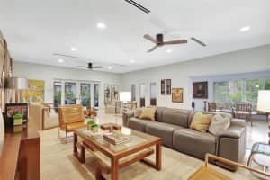 1128 W Cypress Dr V-15, Pompano Beach