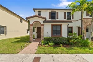 10513 W 32nd Ln, Hialeah