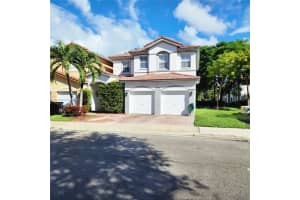 10955 Nw 87th Ln 10955 Doral, FL 33178 - MLS#A11894622