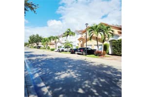 10955 Nw 87th Ln 10955 Doral, FL 33178 - MLS#A11894622