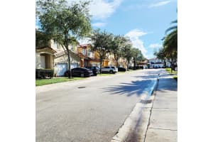 10955 Nw 87th Ln 10955 Doral, FL 33178 - MLS#A11894622