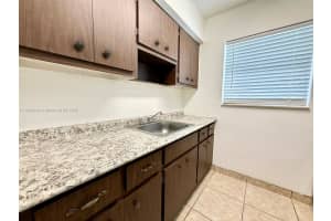 206 Se 9th Ct 3 Hallandale Beach, FL 33009 - MLS#A11894648