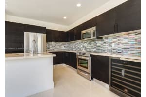 6950 Nw 104th Ct Doral, FL 33178 - MLS#A11894657