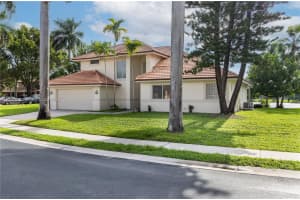 1361 Sw 104th Ave Pembroke Pines, FL 33025 - MLS#A11894686