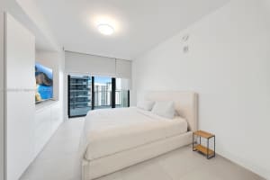 1010 Brickell Ave 3210 Miami, FL 33131 - MLS#A11894699