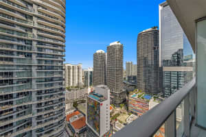 1010 Brickell Ave 3210 Miami, FL 33131 - MLS#A11894699