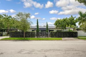 2484 Sw 25 St Miami, FL 33133 - MLS#A11894707