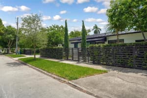 2484 Sw 25 St Miami, FL 33133 - MLS#A11894707