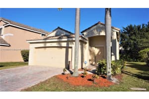 1121 Alexander Bnd Weston, FL 33327 - MLS#A11894801