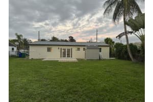 2411 Sw 50th Ter Fort Lauderdale, FL 33317 - MLS#A11894876