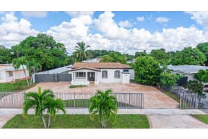 257 W 44th St, Hialeah