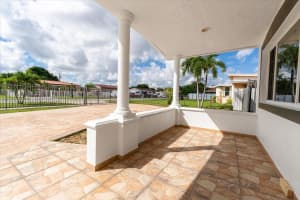 257 W 44th St Hialeah, FL 33012 - MLS#A11894947