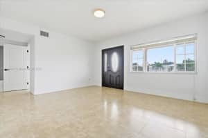 257 W 44th St Hialeah, FL 33012 - MLS#A11894947