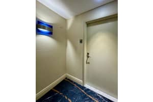 185 Sw 7th St 2411, Miami