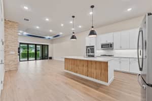 7467 S Blue Spring Dr Parkland, FL 33067 - MLS#A11895044