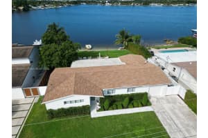 17500 Nw 82nd Ct, Hialeah