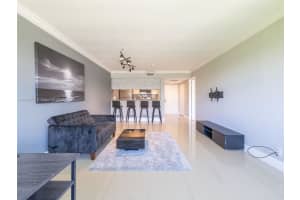 MLS# A11895057, Doral, Florida 33166